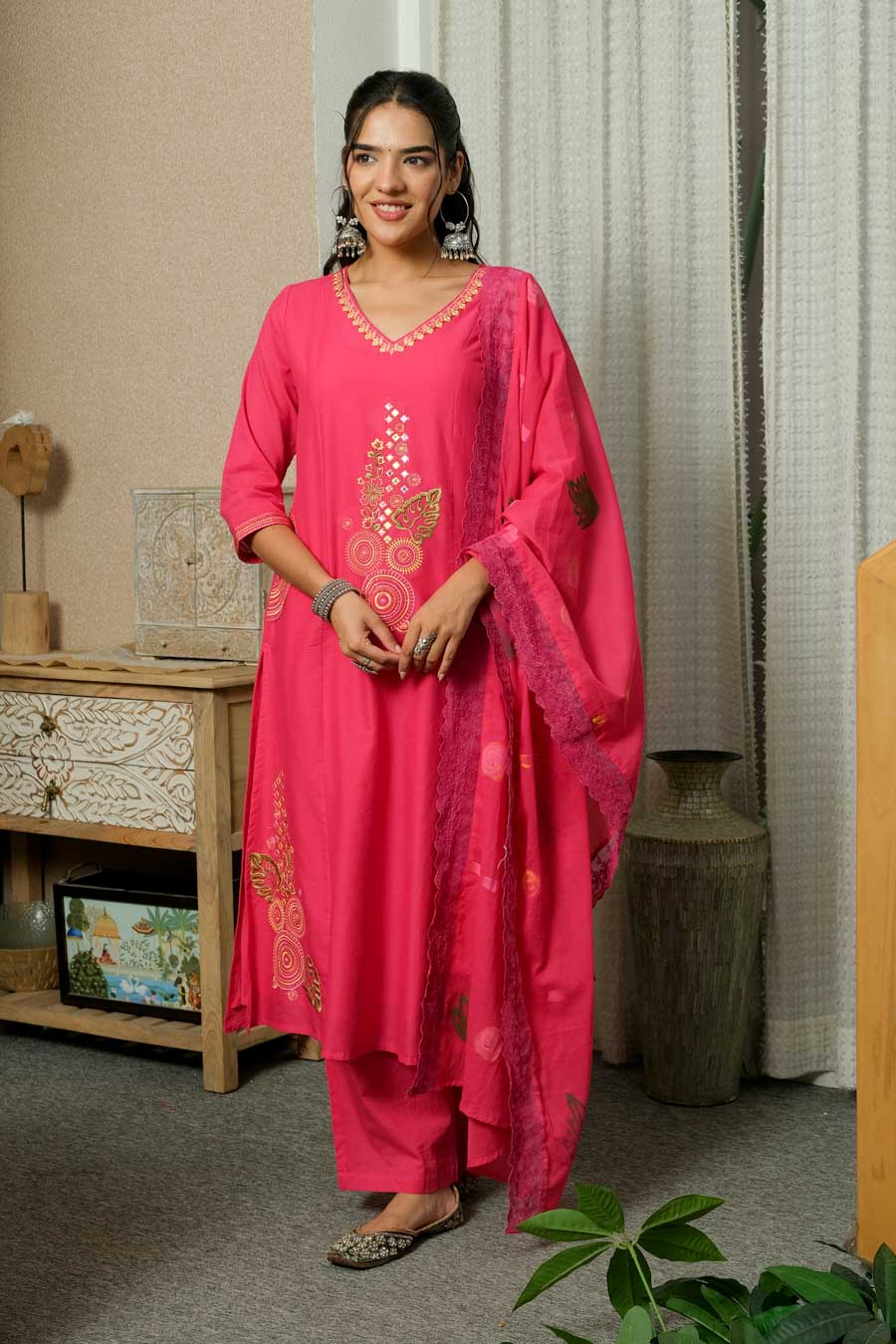FUSCHIA PINK ELEGANCE HAND-PAINTED DUPATTA SUIT SET