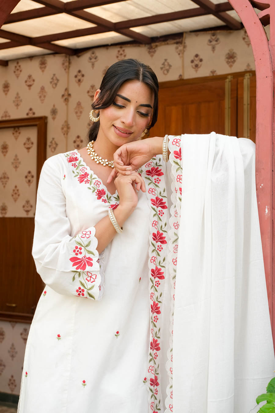 FLORAL BLOOM PEARL SUIT SET