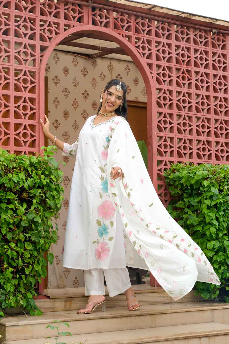 PEARL FLORAL EMBROIDERED SUIT SET