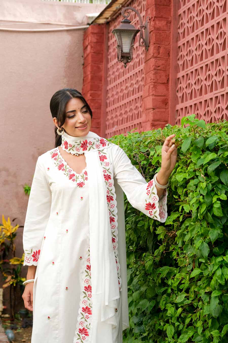 FLORAL BLOOM PEARL SUIT SET