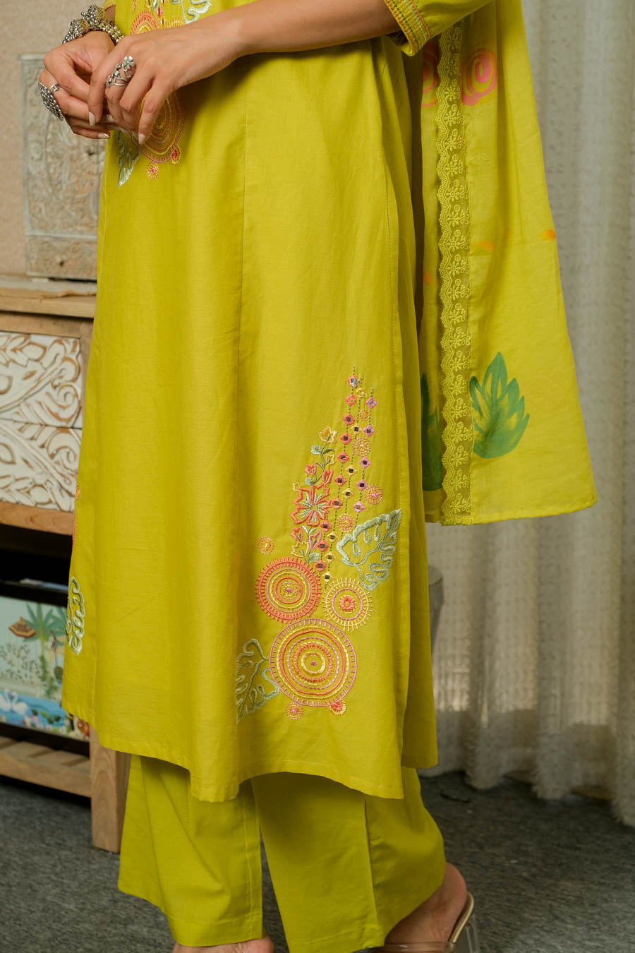 MINTED ELEGANCE HAND-PAINTED DUPATTA SUIT SET