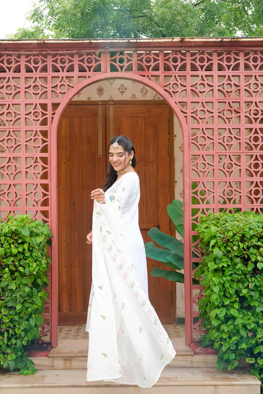 PEARL FLORAL EMBROIDERED SUIT SET